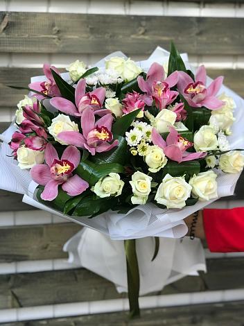 Букет цветов из: Розы и Хризантемы в Варениковской