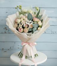 Букет цветов из:  Розы и Лизиантусы в Варениковской