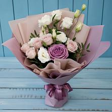 Букет цветов из:  Розы и Лизиантусы в Варениковской