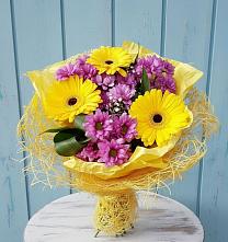 Букет цветов из:  Хризантемы и Герберы в Варениковской