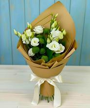 Букет цветов из:  Хризантемы и Лизиантусы в Варениковской