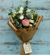 Букет цветов из:  Розы и Лизиантусы в Варениковской
